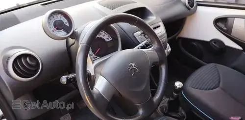 PEUGEOT 107 
