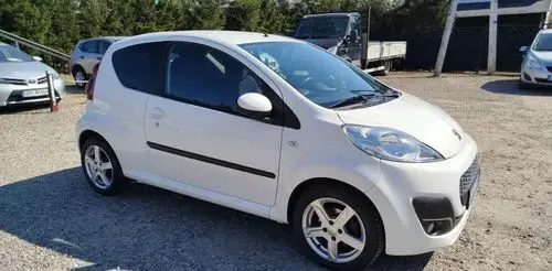 PEUGEOT 107 