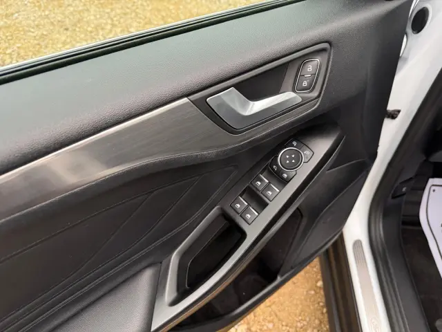 FORD Focus Titanium Business