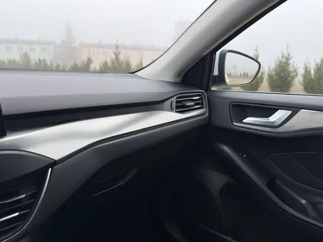 FORD Focus Titanium Business