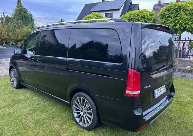 MERCEDES-BENZ Klasa V 220 d 4-Matic 7G-Tronic