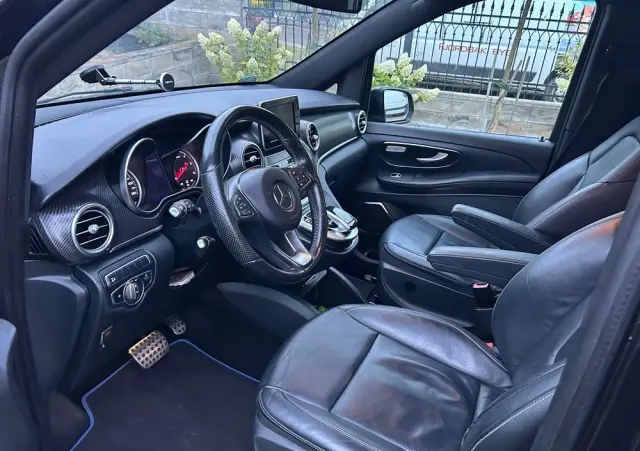 MERCEDES-BENZ Klasa V 220 d 4-Matic 7G-Tronic