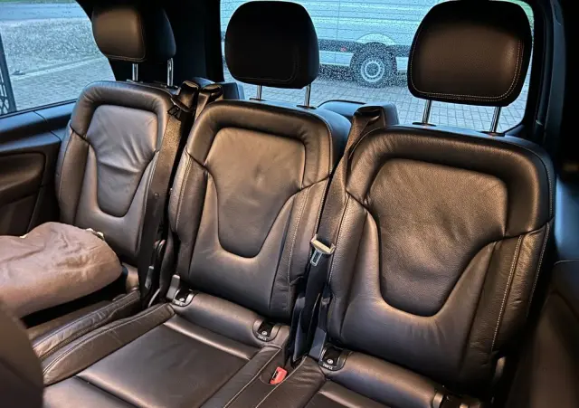 MERCEDES-BENZ Klasa V 220 d 4-Matic 7G-Tronic