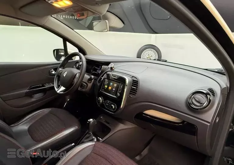 RENAULT Captur 1.2 TCe Helly Hansen EDC