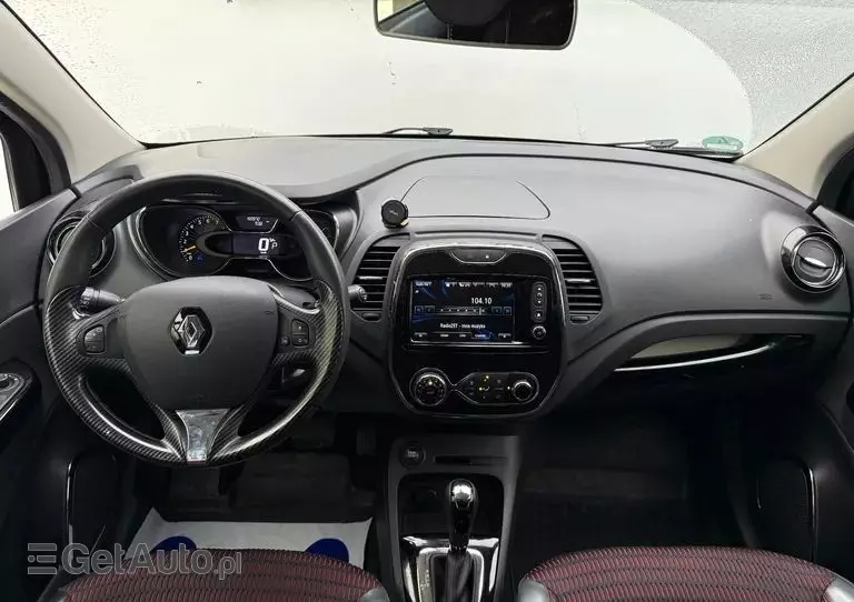 RENAULT Captur 1.2 TCe Helly Hansen EDC