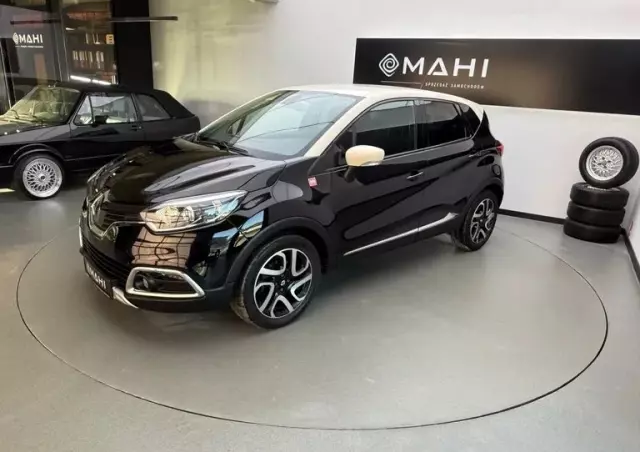 RENAULT Captur 1.2 TCe Helly Hansen EDC