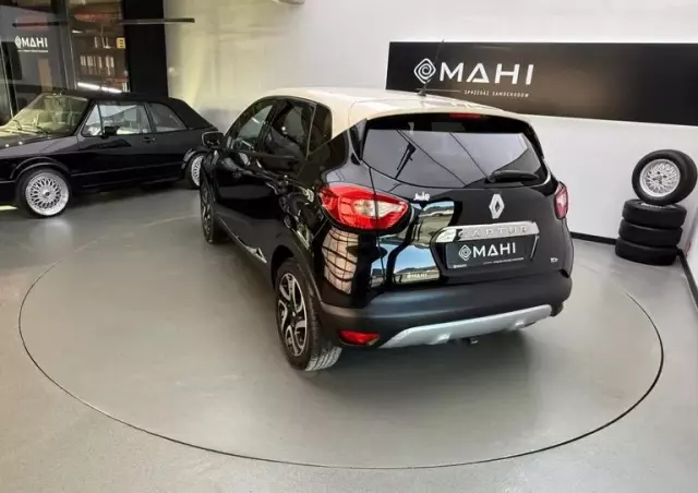 RENAULT Captur 1.2 TCe Helly Hansen EDC