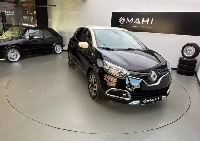 RENAULT Captur 1.2 TCe Helly Hansen EDC