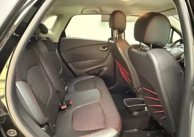 RENAULT Captur 1.2 TCe Helly Hansen EDC