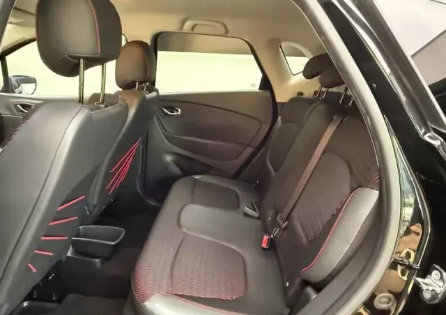 RENAULT Captur 1.2 TCe Helly Hansen EDC