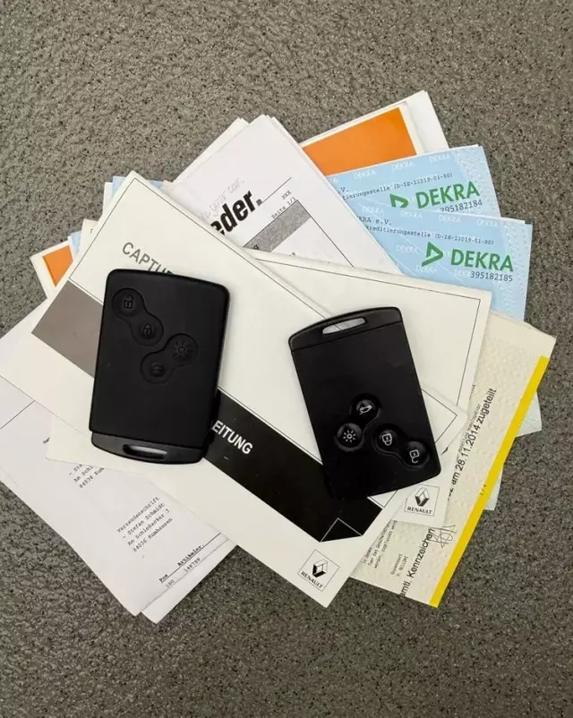 RENAULT Captur 1.2 TCe Helly Hansen EDC