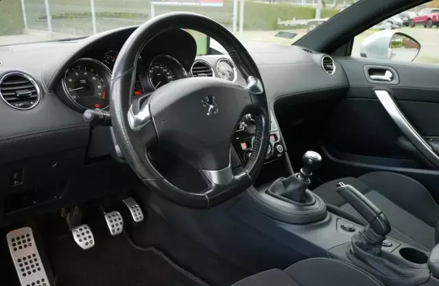 PEUGEOT Rcz 