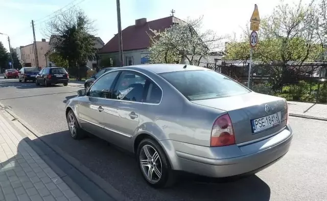 VOLKSWAGEN Passat 