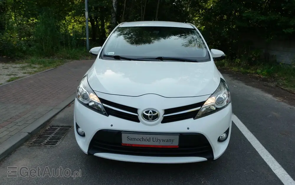 TOYOTA Verso 