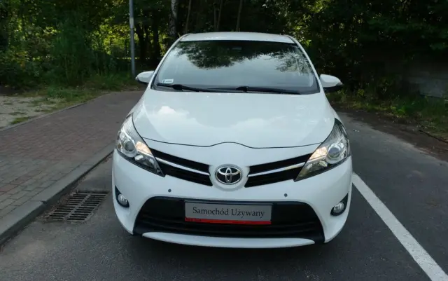 TOYOTA Verso 