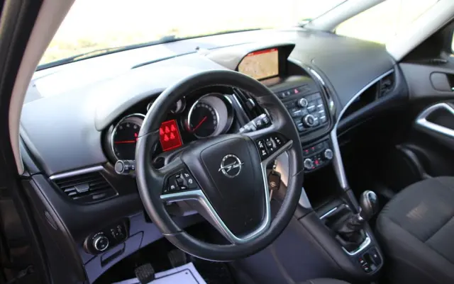 OPEL Zafira 1.4 T Cosmo