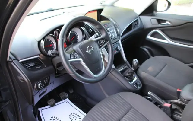 OPEL Zafira 1.4 T Cosmo