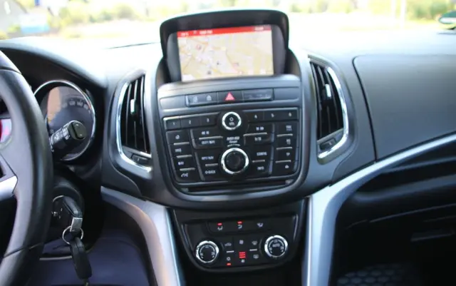 OPEL Zafira 1.4 T Cosmo