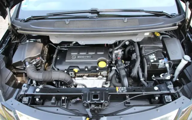 OPEL Zafira 1.4 T Cosmo