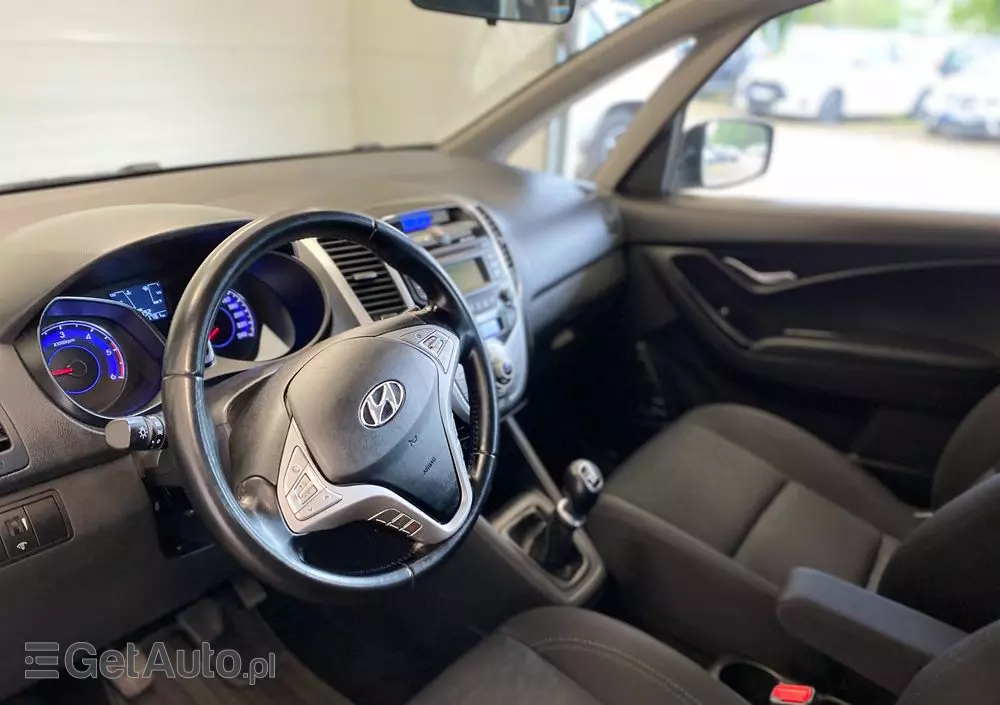 HYUNDAI Ix20 1.6 CRDi blue Trend