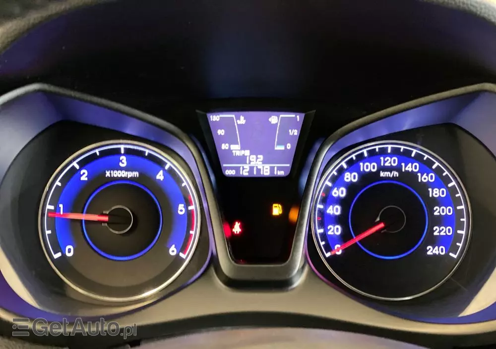 HYUNDAI Ix20 1.6 CRDi blue Trend