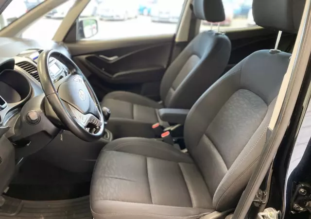 HYUNDAI Ix20 1.6 CRDi blue Trend