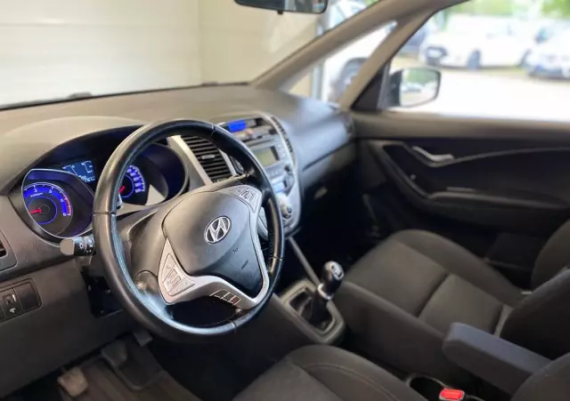 HYUNDAI Ix20 1.6 CRDi blue Trend