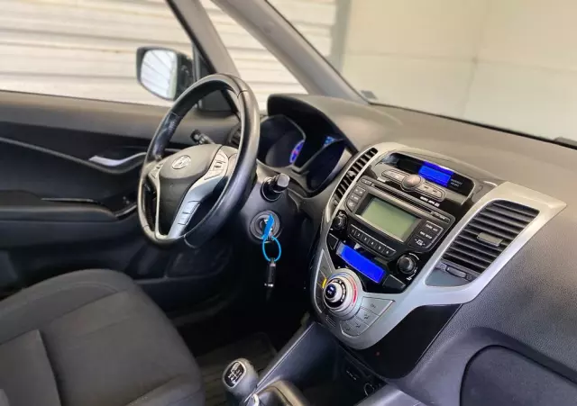 HYUNDAI Ix20 1.6 CRDi blue Trend