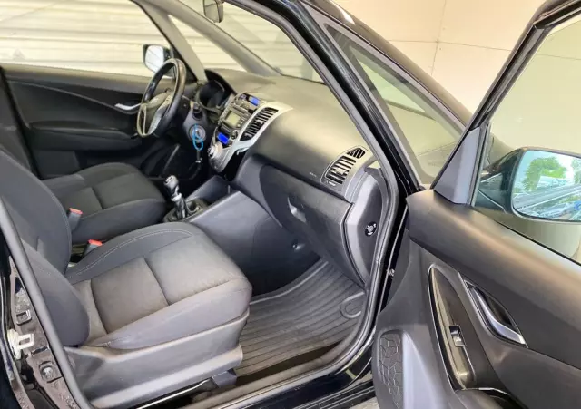 HYUNDAI Ix20 1.6 CRDi blue Trend