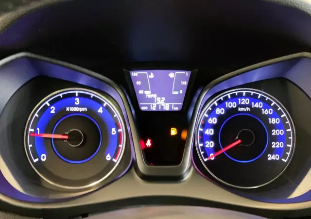 HYUNDAI Ix20 1.6 CRDi blue Trend