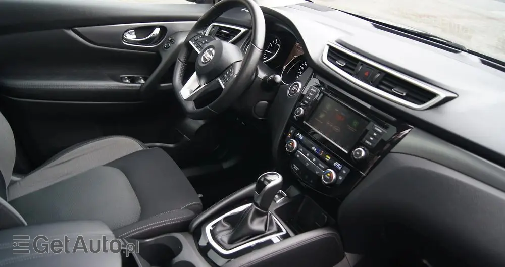 NISSAN Qashqai 1.3 DIG-T Tekna DCT