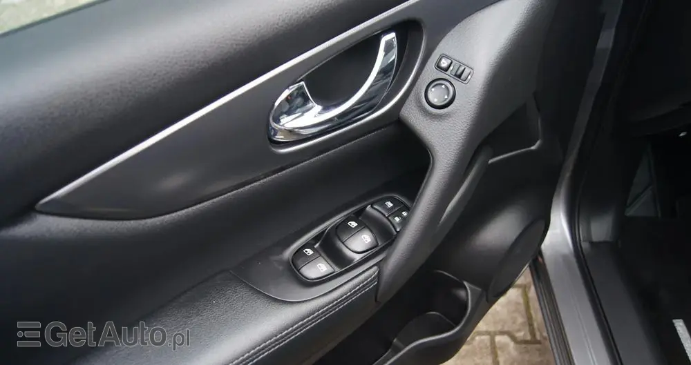 NISSAN Qashqai 1.3 DIG-T Tekna DCT