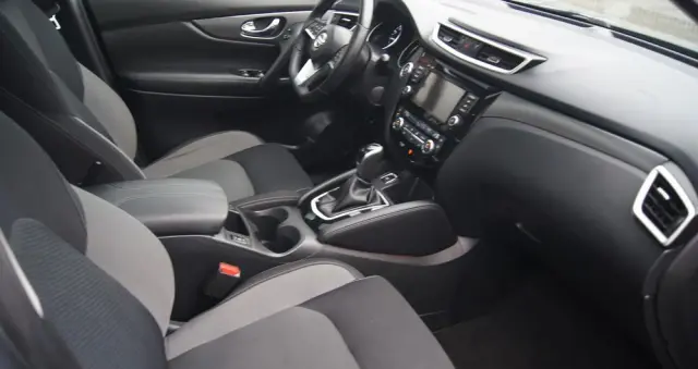 NISSAN Qashqai 1.3 DIG-T Tekna DCT