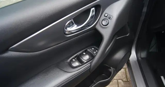 NISSAN Qashqai 1.3 DIG-T Tekna DCT