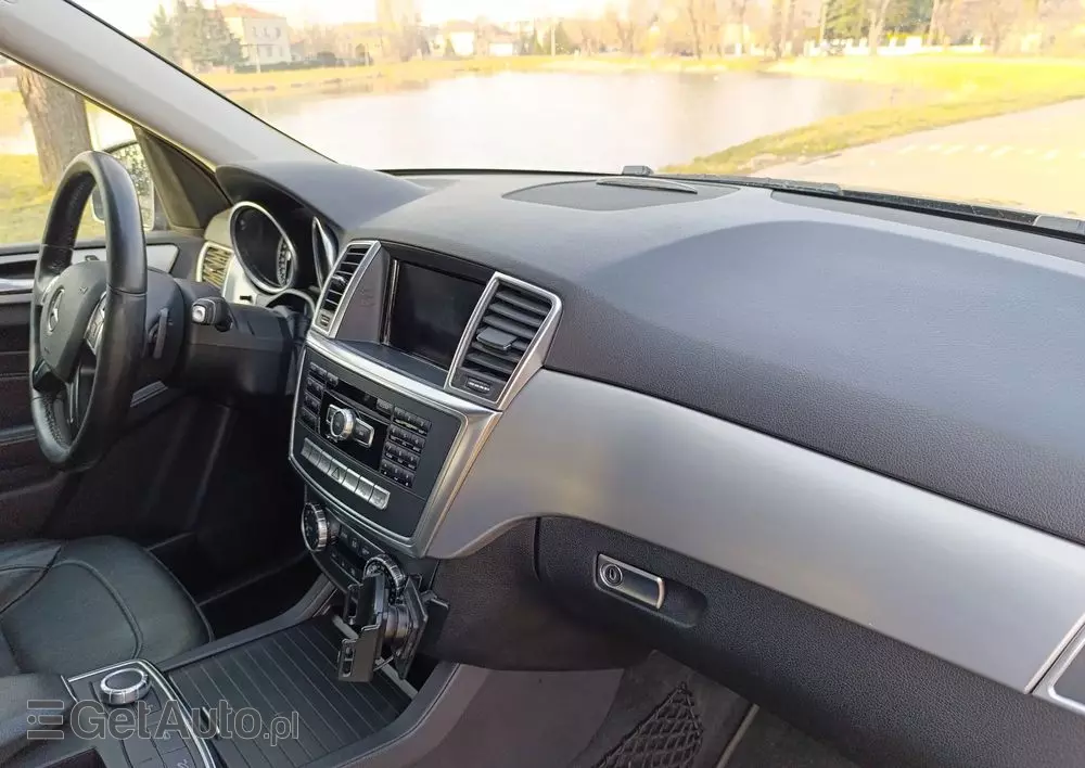 MERCEDES-BENZ ML 350 BlueTec 4-Matic