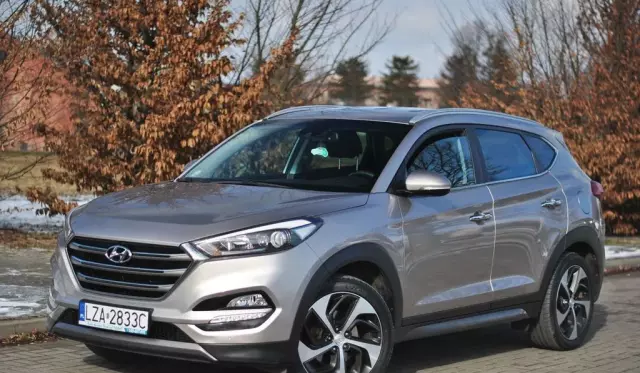 HYUNDAI Tucson 