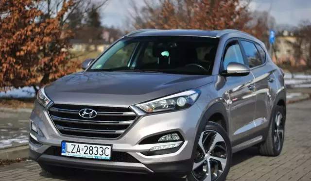 HYUNDAI Tucson 