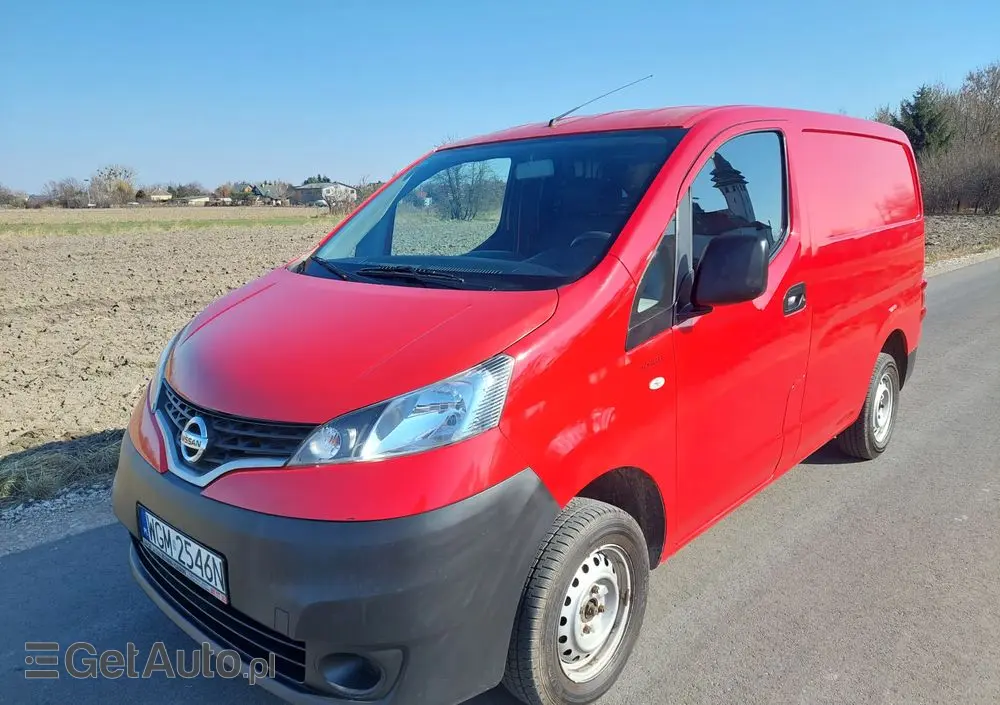 NISSAN NV200 
