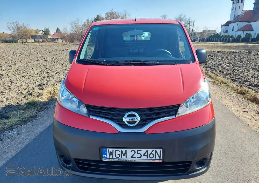 NISSAN NV200 
