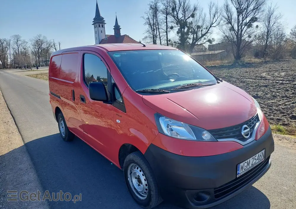 NISSAN NV200 