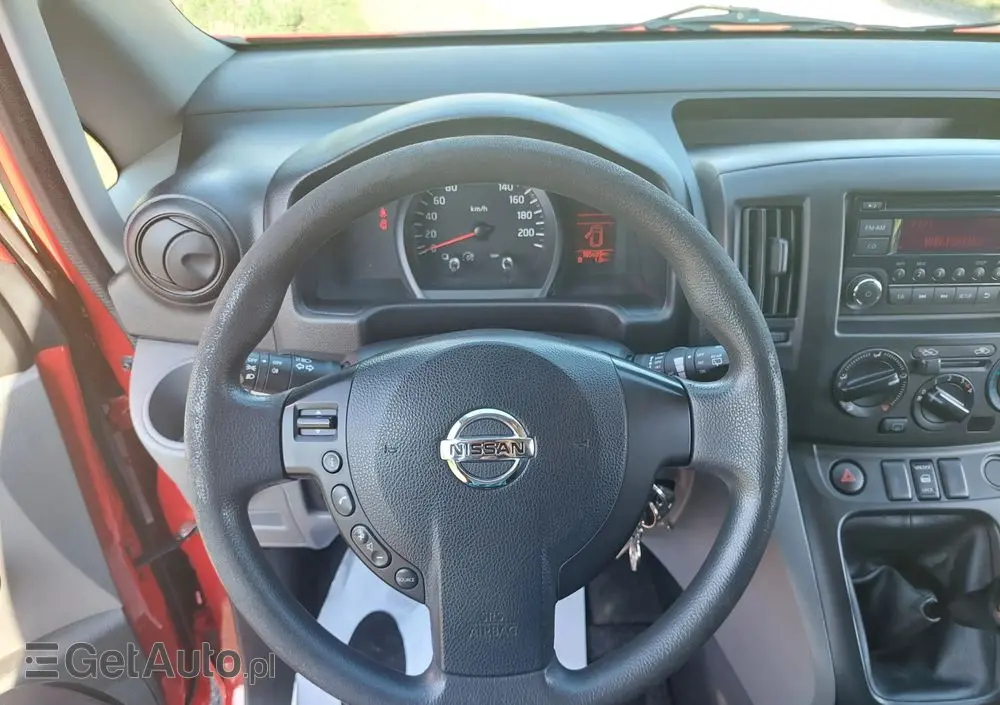 NISSAN NV200 