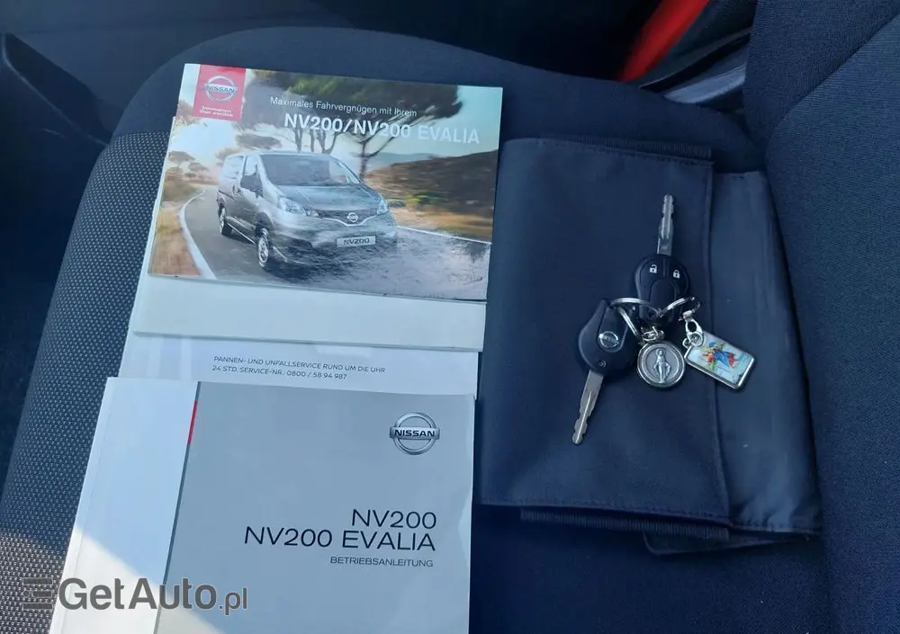 NISSAN NV200 