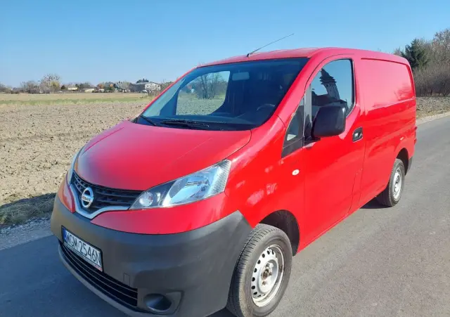 NISSAN NV200 