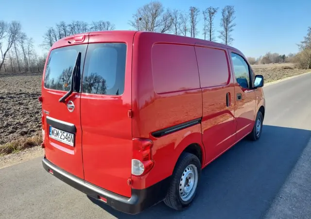 NISSAN NV200 
