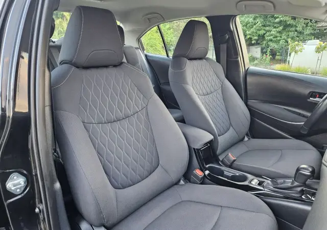 TOYOTA Corolla 1.8 Hybrid Comfort