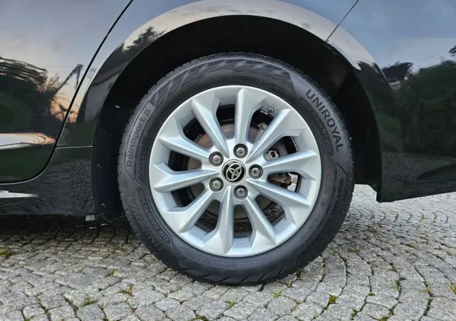 TOYOTA Corolla 1.8 Hybrid Comfort