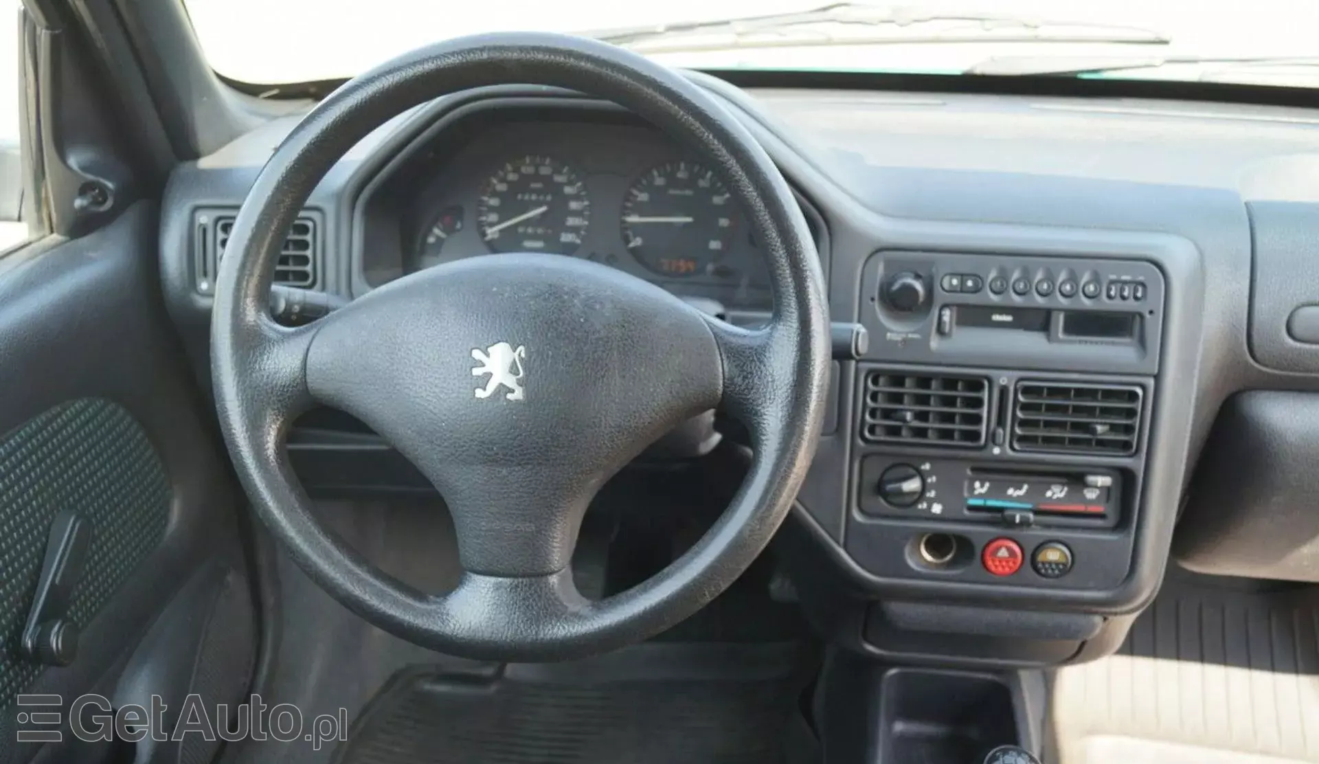 PEUGEOT 106 
