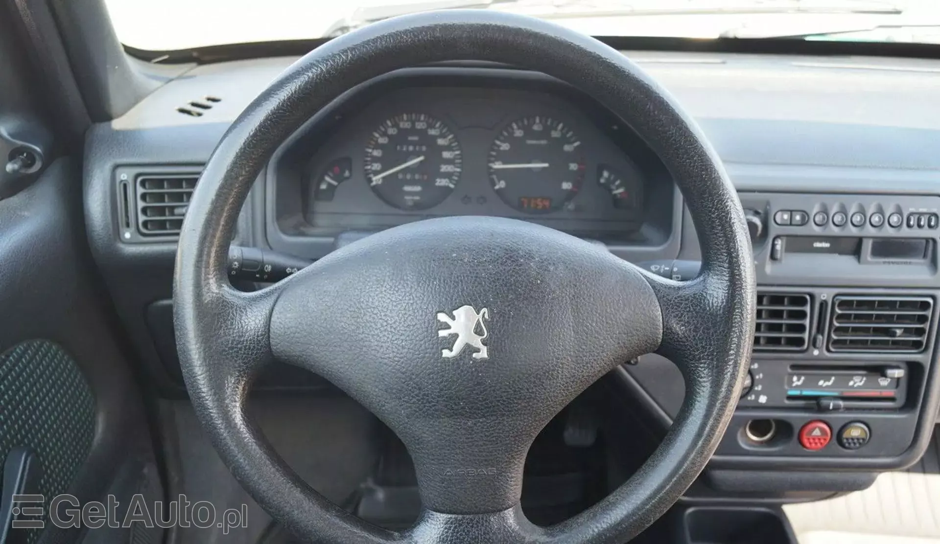 PEUGEOT 106 