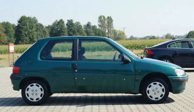 PEUGEOT 106 