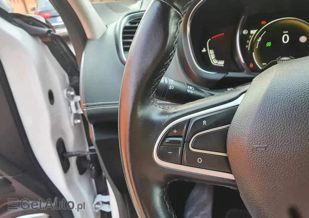 RENAULT Grand Scenic DCi 110 EDC Bose Edition